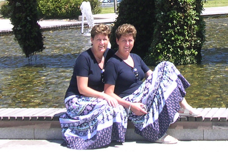 Traudi & Rosi laden zum 1. Zwillingstreffen für erwachsene Zwillingspaare in Ihre Heimat ein. Traudi & Rosi laden zum 2. Zwillingstreffen für erwachsene Zwillingspaare in Ihre Heimat ein.